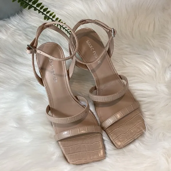 MARC FISHER DERIC2 ANKLE STRAP SQ TOE CROC EMBOSSED SANDALS NIB SZ 8
