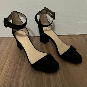 Marc Fisher LTD Black Suede Block Heel Sandals Size 8M