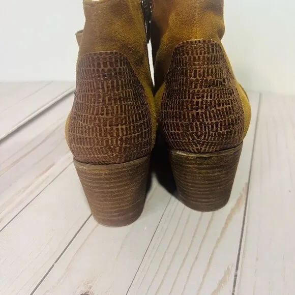 Marc Fisher Stefani Western Tan Suede Snakeskin Accent Ankle Boots Sz 9M
