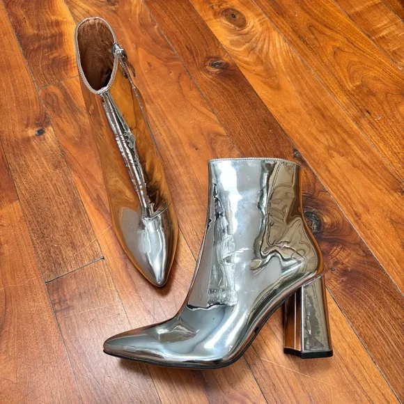 Matiko Metallic Silver Pointed Toe Block Heel Booties 7.5