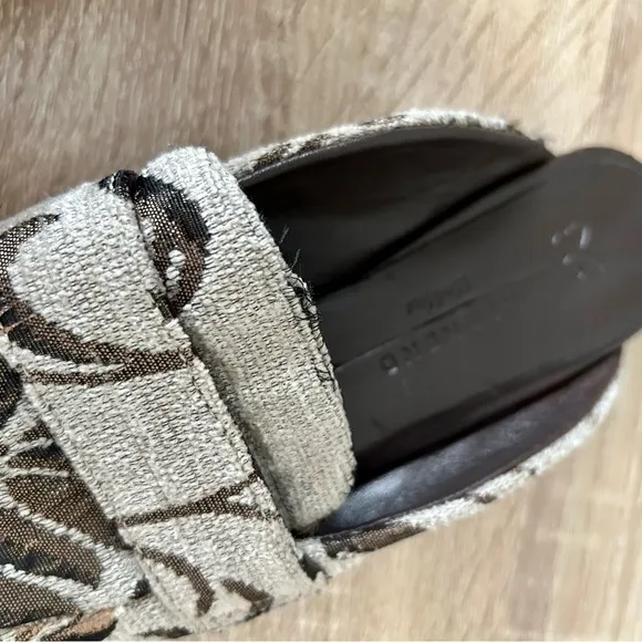 MaxMara Weekend Brown/ Gray Velvet Mules Floral Tapestry/ Tapis Pointed Toe