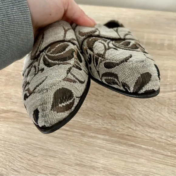MaxMara Weekend Brown/ Gray Velvet Mules Floral Tapestry/ Tapis Pointed Toe