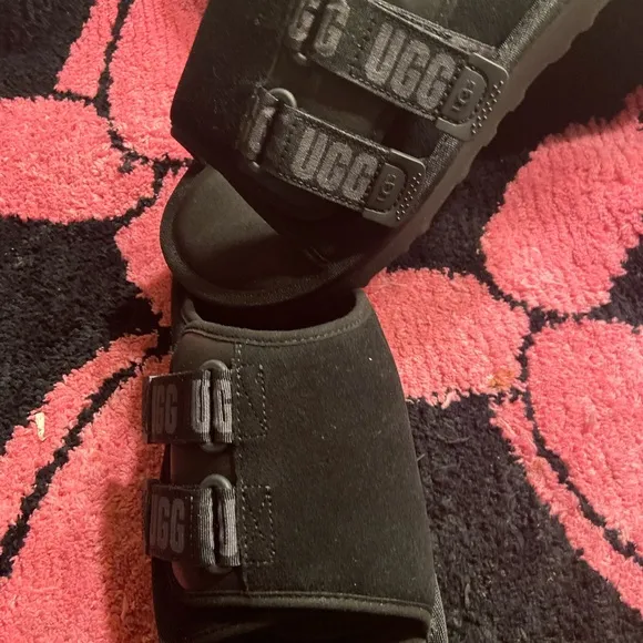 Men’s  authentic  Ugg slippers, Black Slide Sandals size 7. In mens