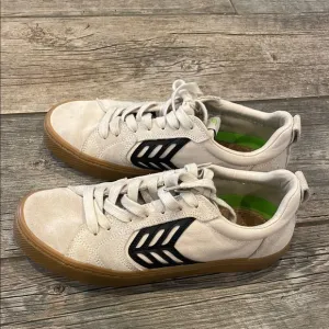 Men's cariuma suede and canvas sneaker