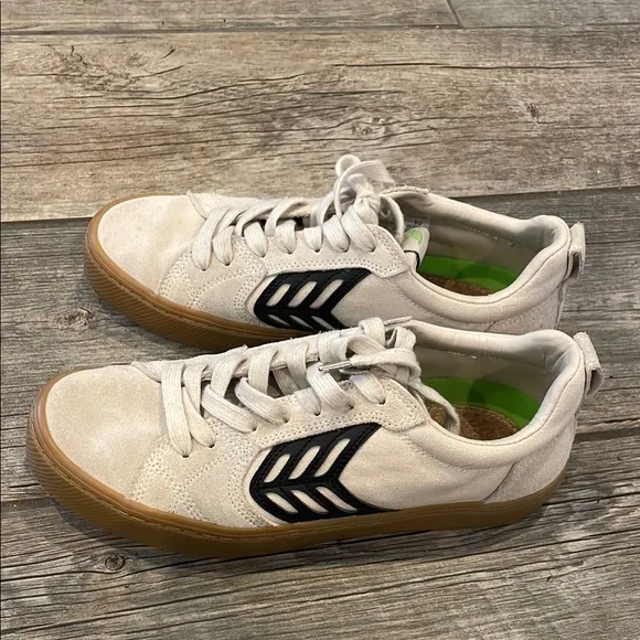 Men's cariuma suede and canvas sneaker