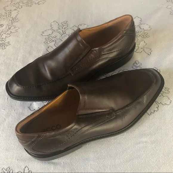 Men's ECCO Helsinki Classic Bike Toe Pull-On Loafers in Coffee. Size 46 (US-13)