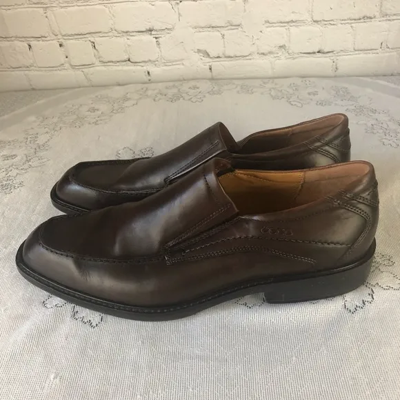 Men's ECCO Helsinki Classic Bike Toe Pull-On Loafers in Coffee. Size 46 (US-13)