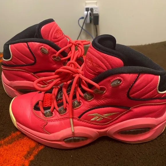 Men's Reebok Question Mid Iverson Hot Ones Red Yellow size 7.5 men