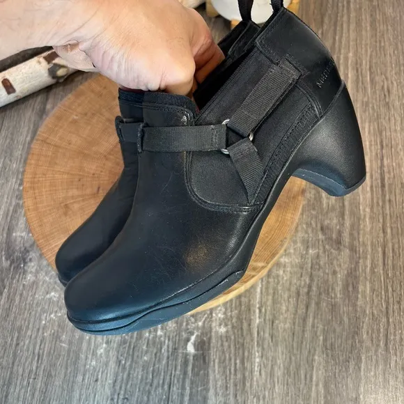 *Merrell | Harness Heels Ankle Boots in Black J48736 1349558 Size 8