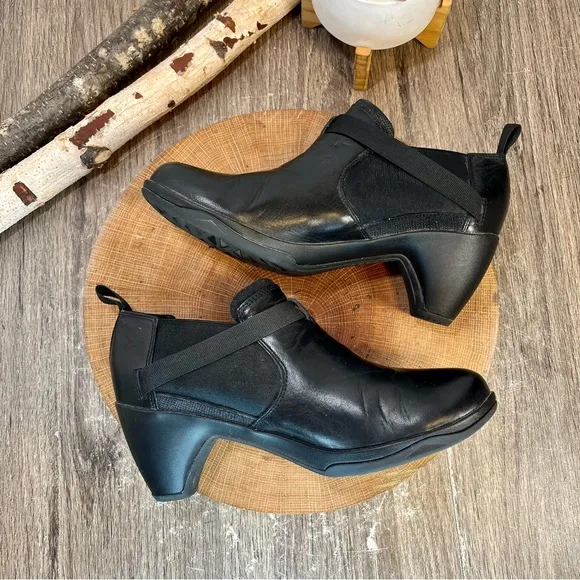 *Merrell | Harness Heels Ankle Boots in Black J48736 1349558 Size 8