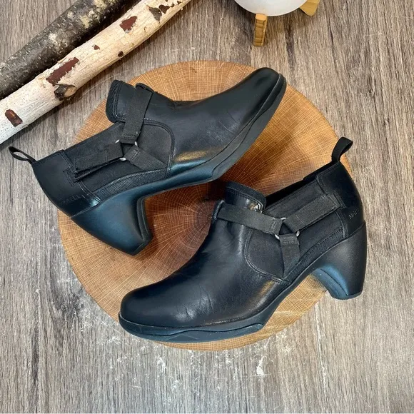 *Merrell | Harness Heels Ankle Boots in Black J48736 1349558 Size 8
