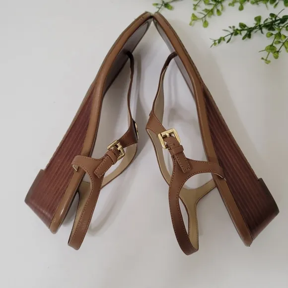 Michael Kors leather T-strap wedge heel sandals women's size 9.5