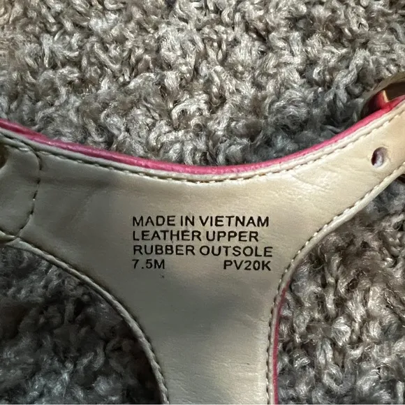 Michael Kors MK Plate Flat Thong Pink Sandals, Size 7 1/2