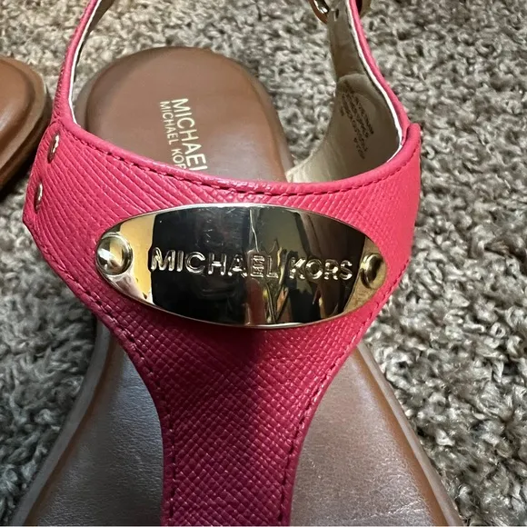 Michael Kors MK Plate Flat Thong Pink Sandals, Size 7 1/2