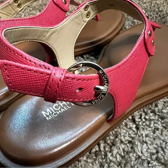 Michael Kors MK Plate Flat Thong Pink Sandals, Size 7 1/2