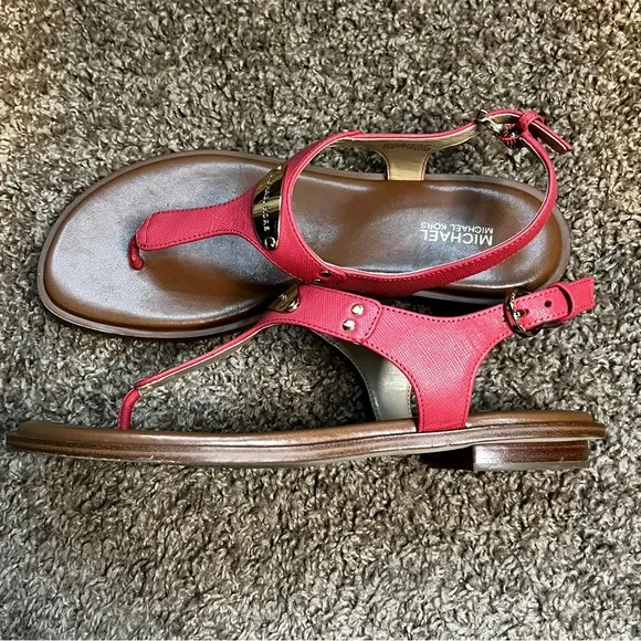 Michael Kors MK Plate Flat Thong Pink Sandals, Size 7 1/2