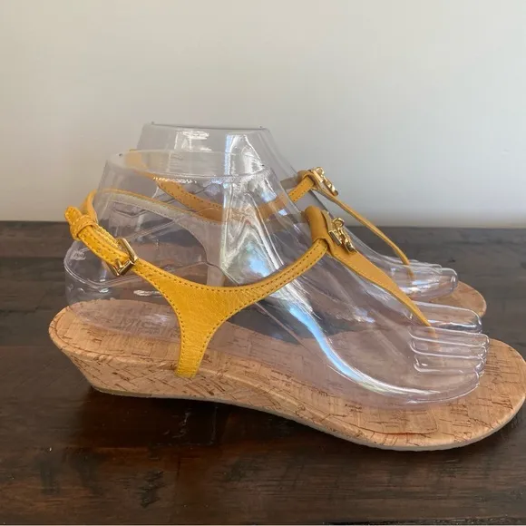 Michael Kors Thong Sandals Leather Lock Charm Yellow Women's 7.5