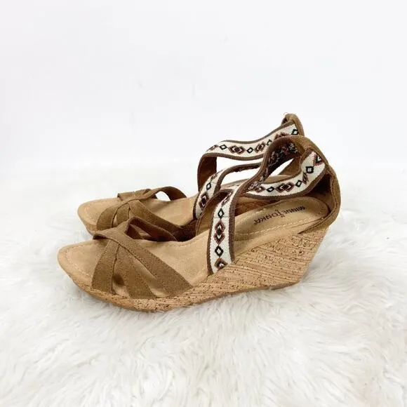 Minnetonka 10 Womens Brown Suede Embroidered Strap Cork Wedge Sandals