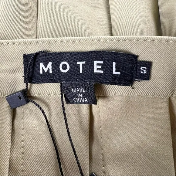 Motel Rocks Casta Pleated Mini Skirt New Size Small