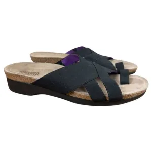Munro American Delphi Black Slip On Comfort Sandals Toe Ring Strappy Shoes sz 9
