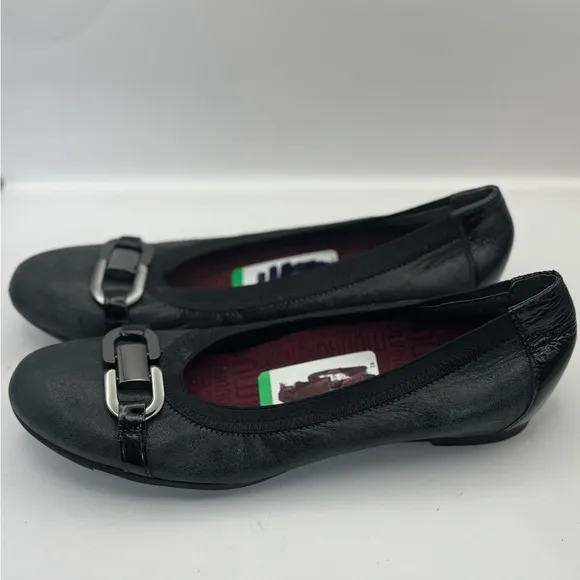 Munro Women’s Size 8 Ivy Ballet Flat Black Leather Slip On Comfort