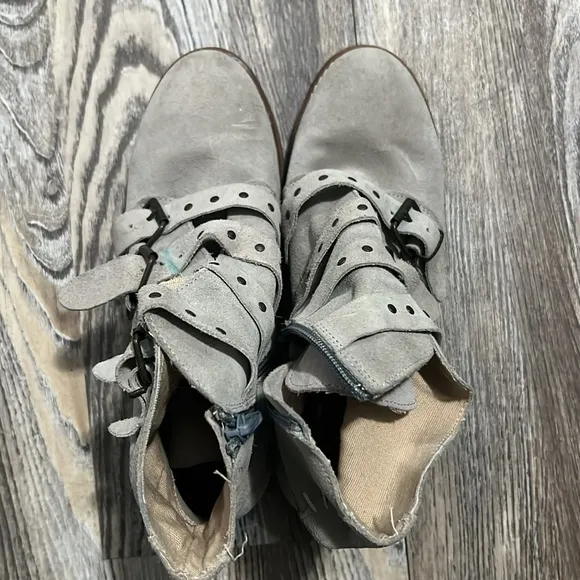 Musse &amp; Cloud &quot;Misha&quot; Suede Leather Buckle Detailed Ankle Boots 38 (7.5)