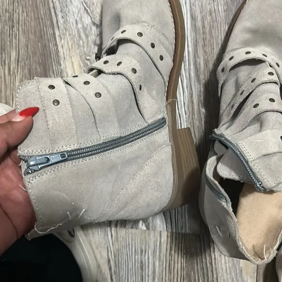 Musse &amp; Cloud &quot;Misha&quot; Suede Leather Buckle Detailed Ankle Boots 38 (7.5)