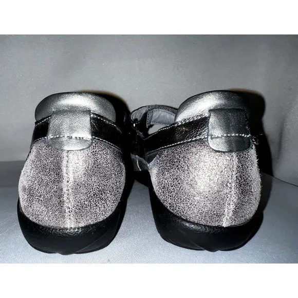 NAOT Shoes Women's Sz 9/40 Gray Grey Suede Patent Leather KIREI Mary Janes Flats