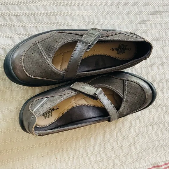 Nature walk 10M grey flats walking shoes