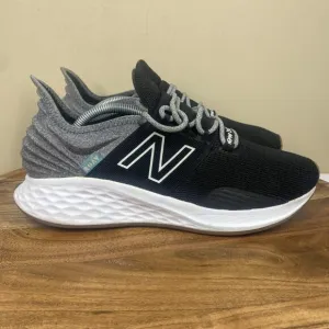 New Balance Fresh Foam Roav Tee Shirt Womens Black White Size 9.5 Running Shoes