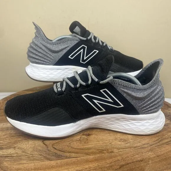 New Balance Fresh Foam Roav Tee Shirt Womens Black White Size 9.5 Running Shoes