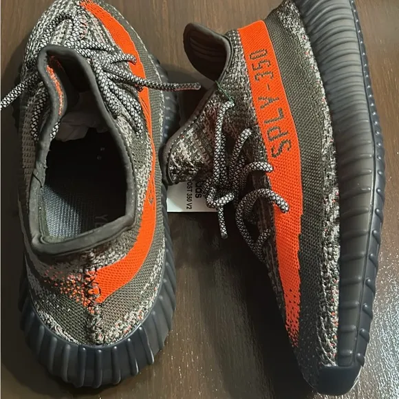 NEW Boys Men Adidas Yeezy Boost 350 V2 Sneakers - Carbon Beluga size 9.5 NWT