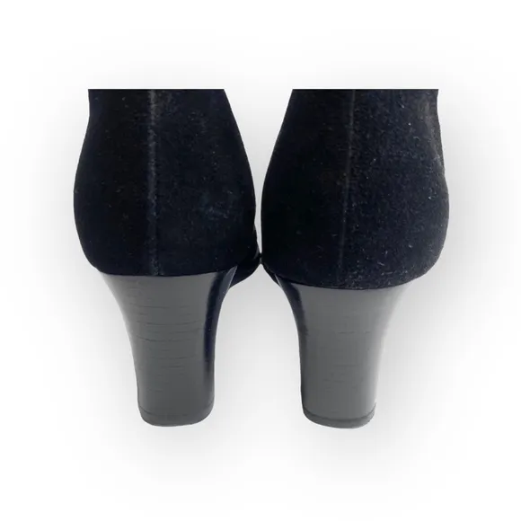 new Chico’s 𑁍 Italia Tall Metallic Embroidery Heeled Boots 𑁍 Black Suede 𑁍 6