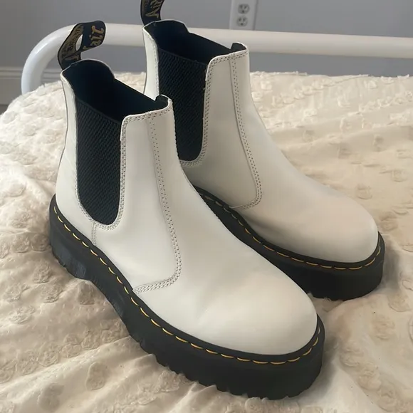 ✨NEW!✨ Dr. Martens 2976 Quad Chelsea Boots
