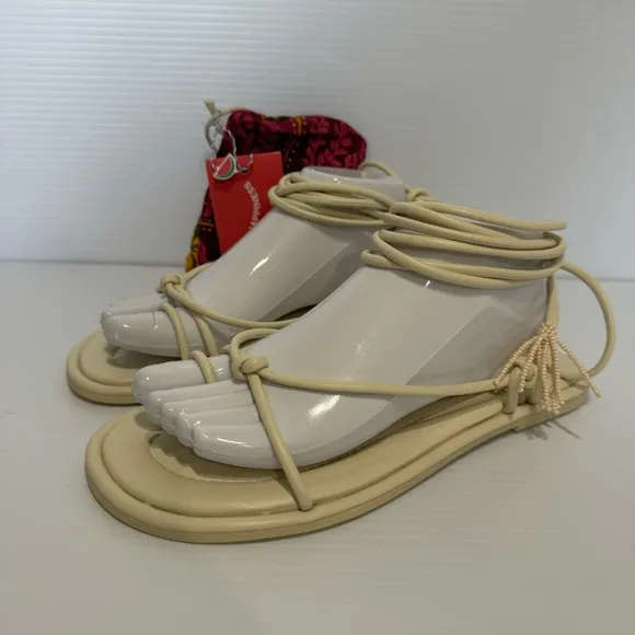 New Farm Rio Peppers Off White Lace Up Tassel Thing Sandals Size 9