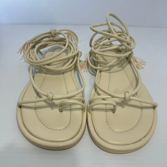 New Farm Rio Peppers Off White Lace Up Tassel Thing Sandals Size 9