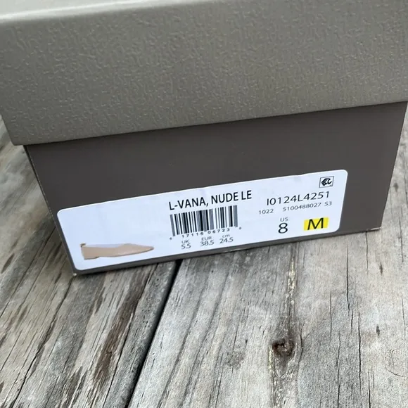 NEW Franco Sarto Vana Flat Nude Size 8