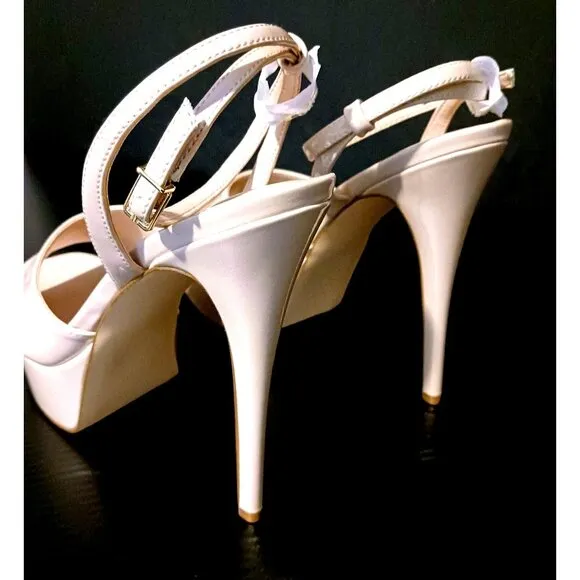 NEW Guess Taby Patent Square Toe Platform Sandals in Light Natural/Nude Size 9.5