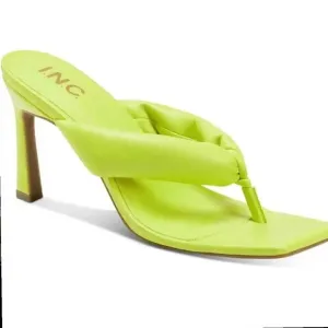NEW INC International Stiletto Thong Sandals Sagee Size US 9M Lime Green