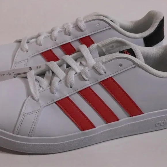 NEW!! Kid’s Adidas Grand Court 2.0 White and Red Sneakers Size 5Y