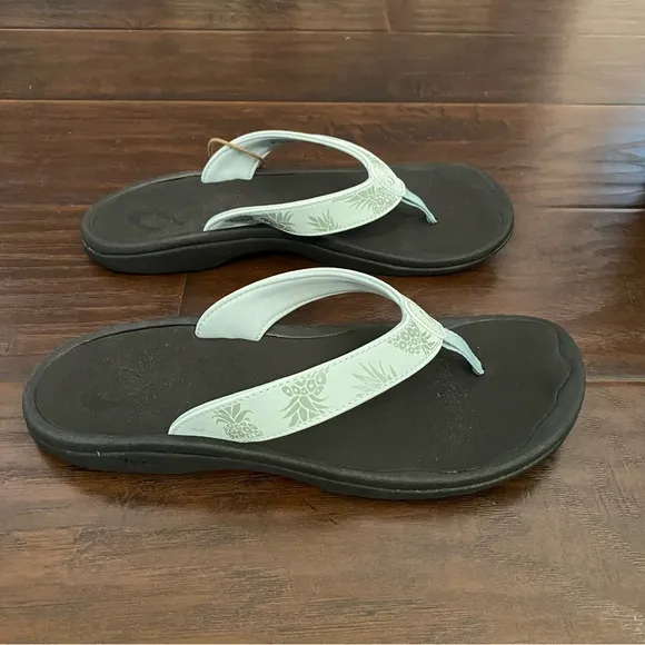 New Olukai Ohana pineapple 🍍 pattern thong flip flop sandals size 10
