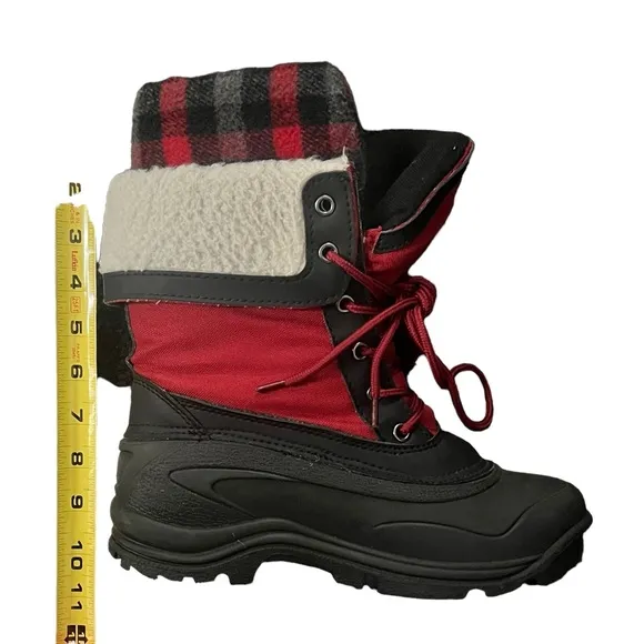 New Size 6 Kamik Red Black and White Plaid Lace Up Waterproof Snow Boots