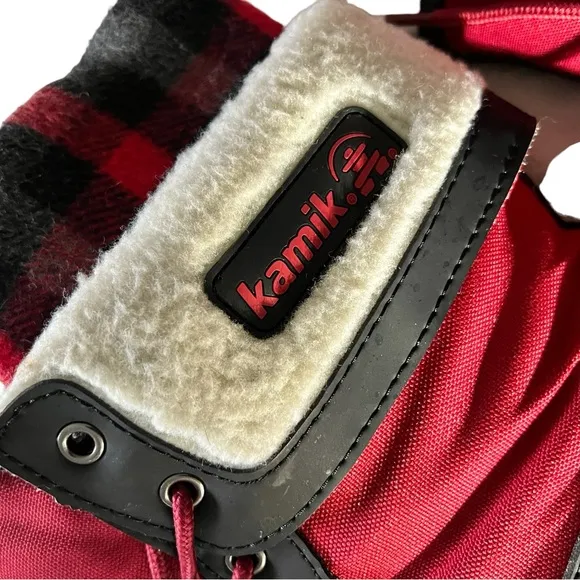 New Size 6 Kamik Red Black and White Plaid Lace Up Waterproof Snow Boots