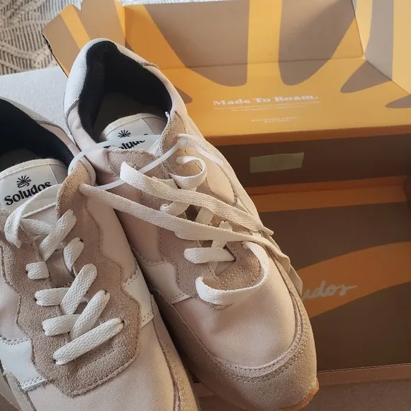 New Soludos Tan retro Sneakers men's 7.5. W 8.5