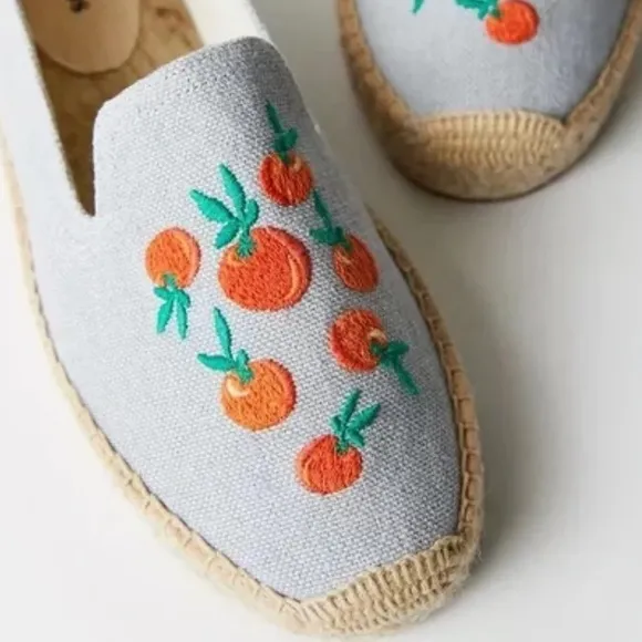 New Soludos x Anthropologie Oranges 9 Blue Embroidered Chambray Denim Espadrille