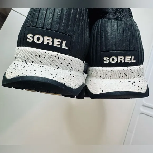 NEW Sorel Kinetic Mesh Sneakers Black Embossed Zebra SZ 7.5