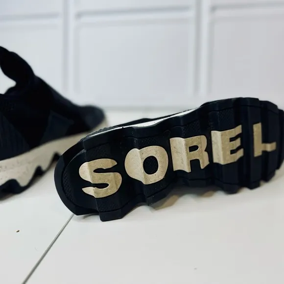 NEW Sorel Kinetic Mesh Sneakers Black Embossed Zebra SZ 7.5