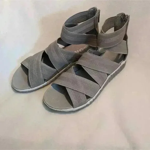 New Sorel Out N About Plus Strap Dove Gray Color Sandals Size 7