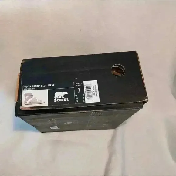 New Sorel Out N About Plus Strap Dove Gray Color Sandals Size 7