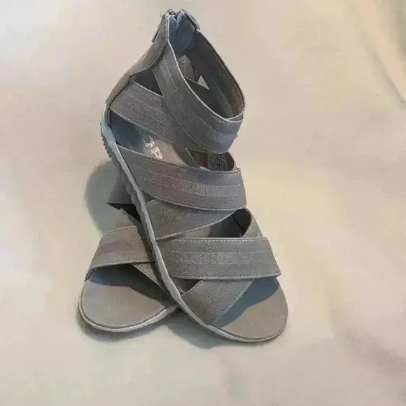 New Sorel Out N About Plus Strap Dove Gray Color Sandals Size 7